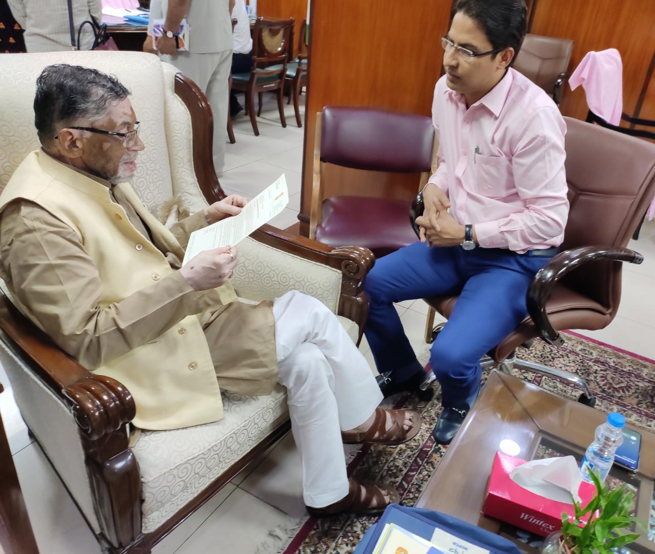 MP Raju Bista meets Union Minister Santosh GangwarSantosh